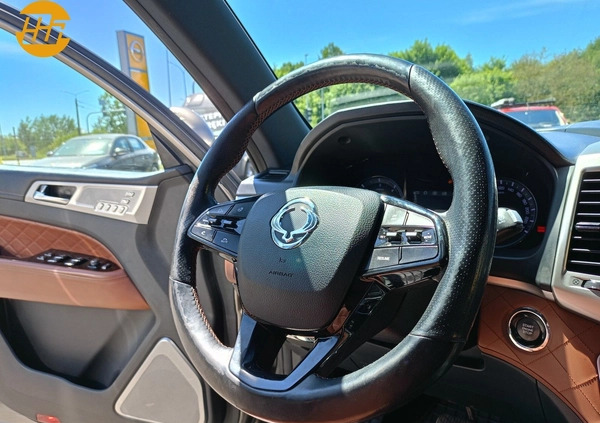 SsangYong REXTON cena 94900 przebieg: 240000, rok produkcji 2017 z Józefów małe 781